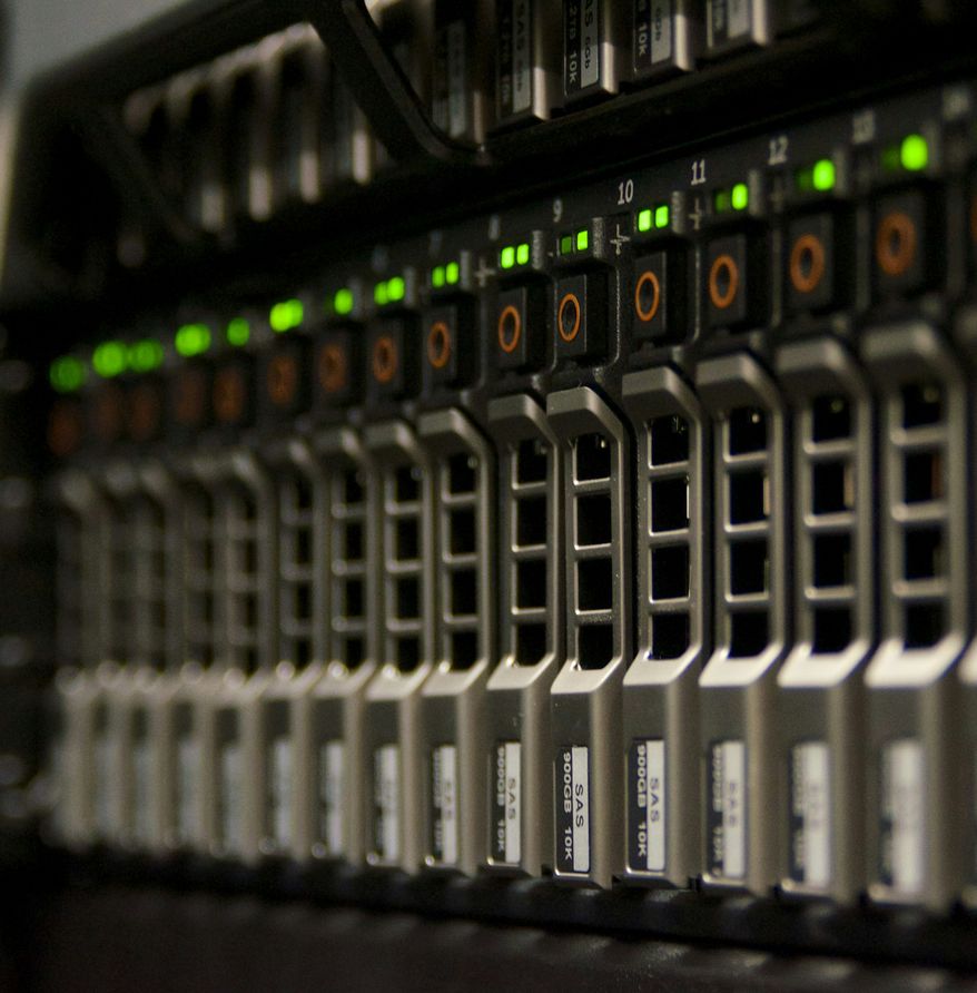 Server rack supporting business continuity and data backup