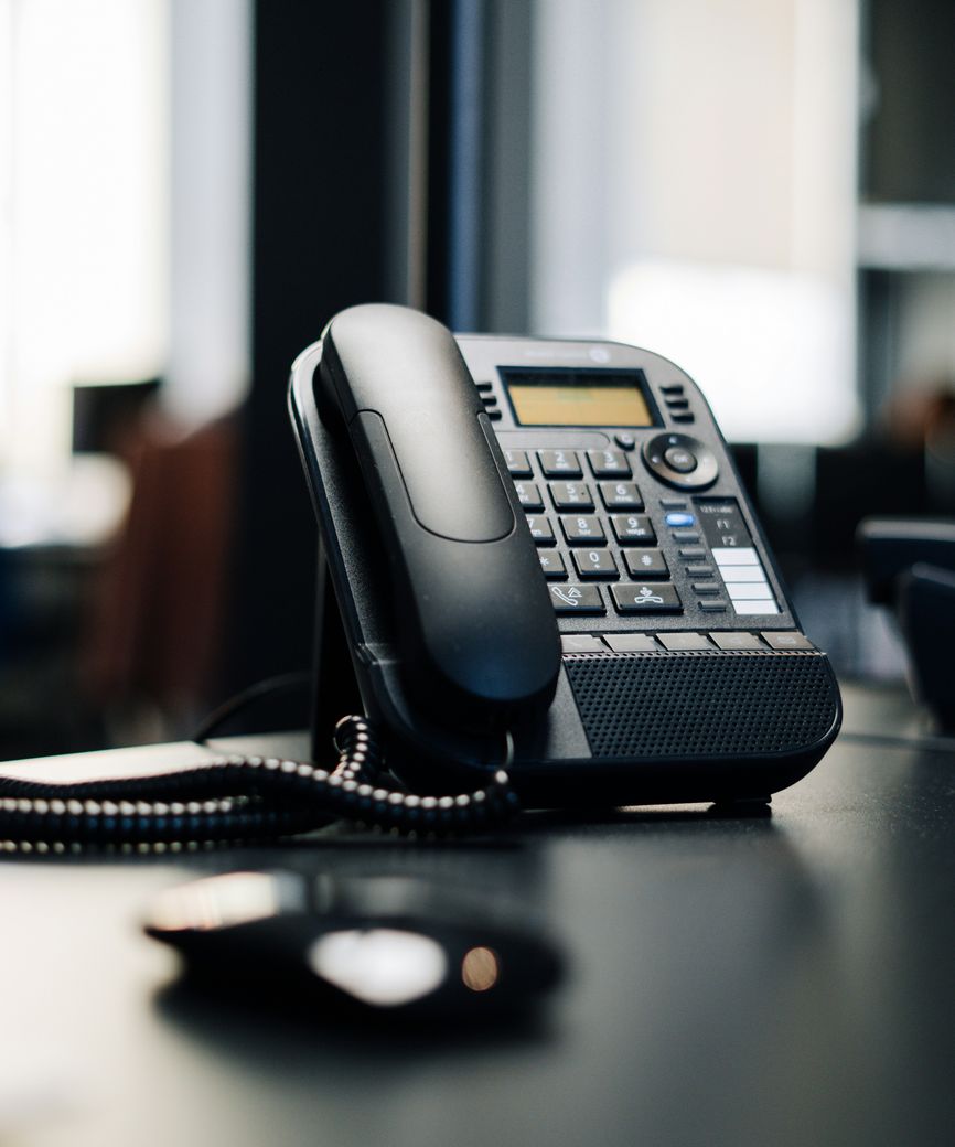 Business phone system for flexible business communications